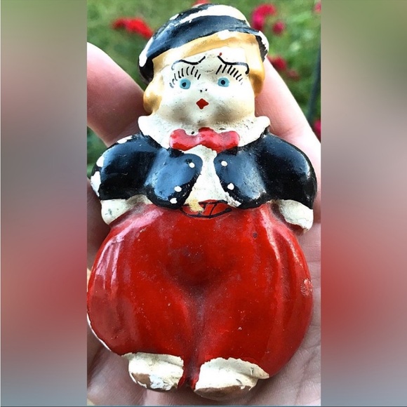 Folk Art Chalk Ware Set Wall Hanging - Picture 7 of 11